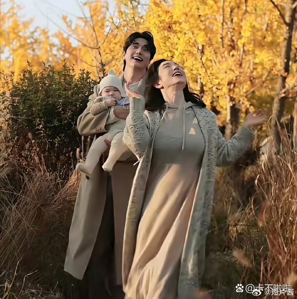 根本看不出来生过孩子啊！张檬这状态不出来拍戏，是内娱的遗憾。 