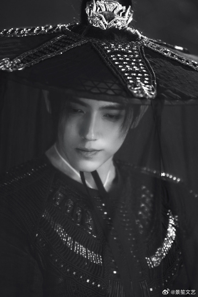 陈飞宇年下不叫姐心思有点野执掌归墟的灵主大人也扛不住段胥！陈飞宇剧里剧外都不叫姐