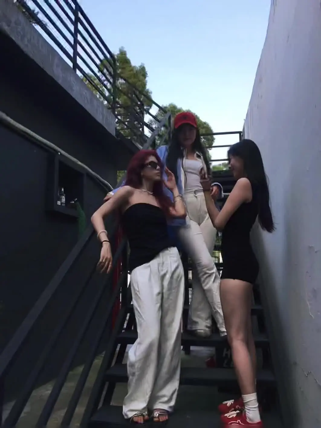 下次见面就要穿长袖咯