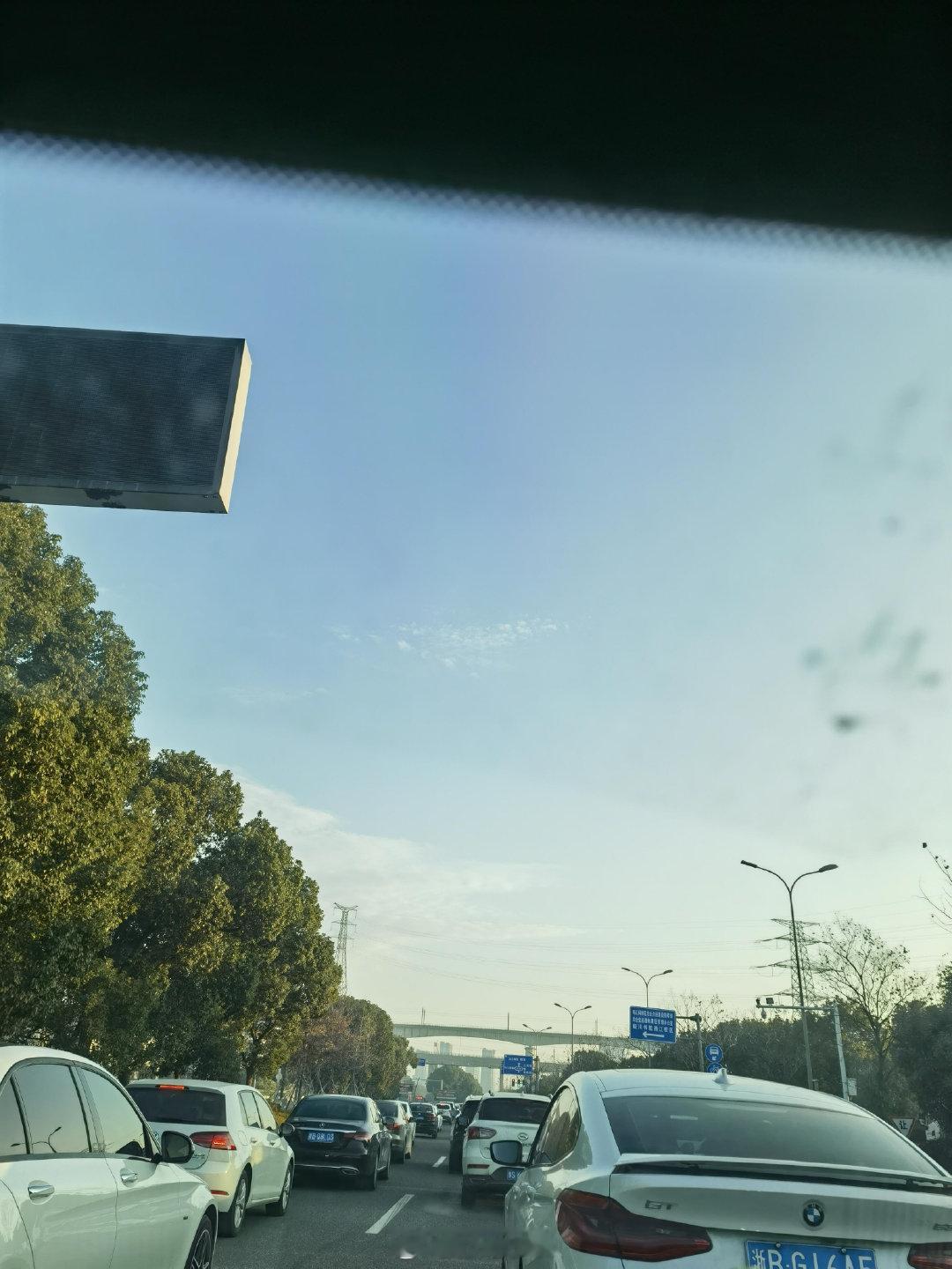 宁波北仑高速免费取消后的第一个工作日 网友爆料：江南路北仑高速免费取消后的第一个