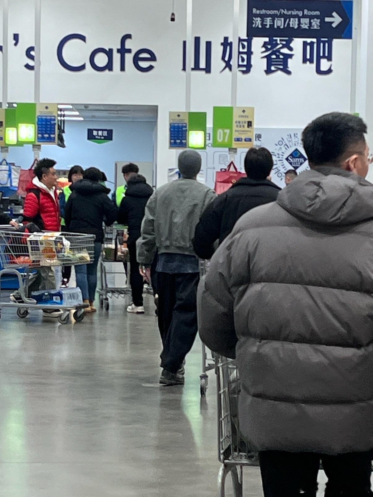 好男友啊辽宁偶遇宋威龙逛山姆偶遇宋威龙山姆购物