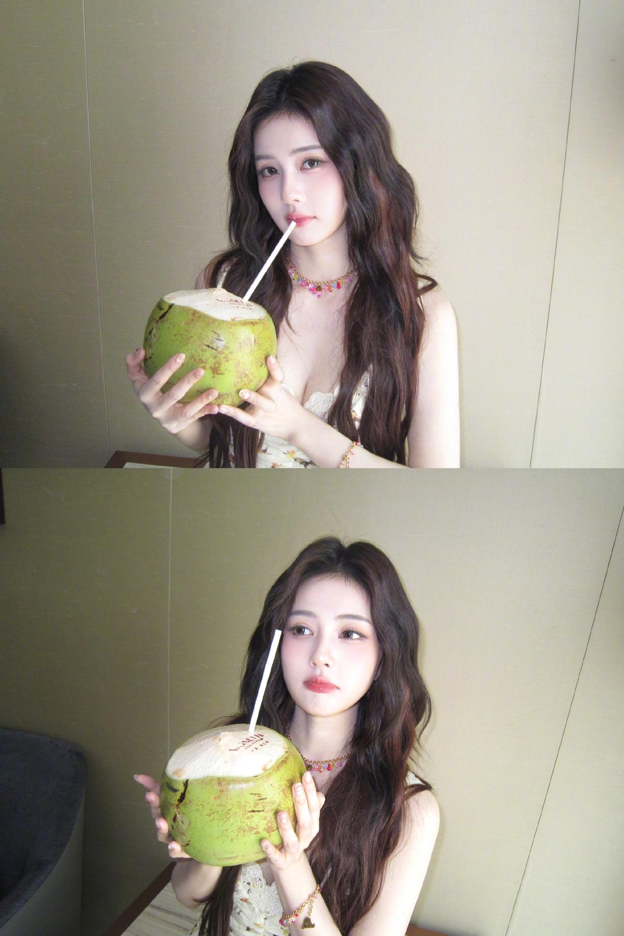 今日份的可爱美萌超好看漂亮的妍妍来咯～
白鹿