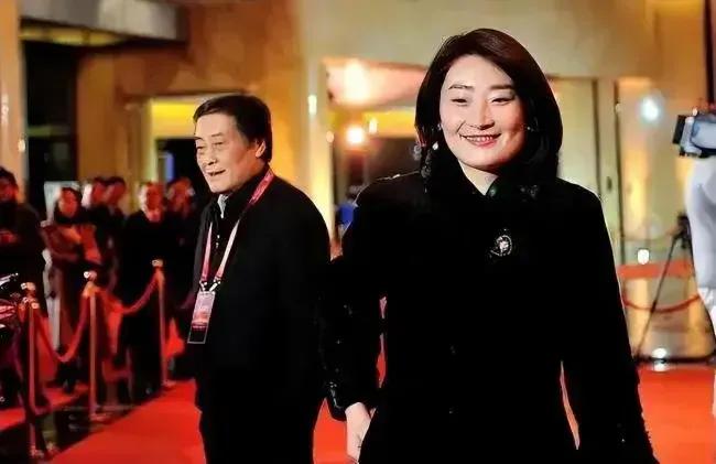 宗庆后只有宗馥莉这一个女儿，娃哈哈市值如今价值几百亿，宗馥莉想要完全继承恐怕没那