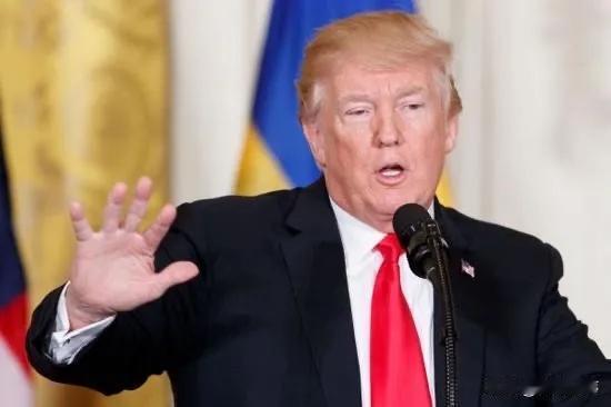 针对台湾问题，美国公然表态！
 
彭博社报道，特朗普签署新法案，意图解除美台交往