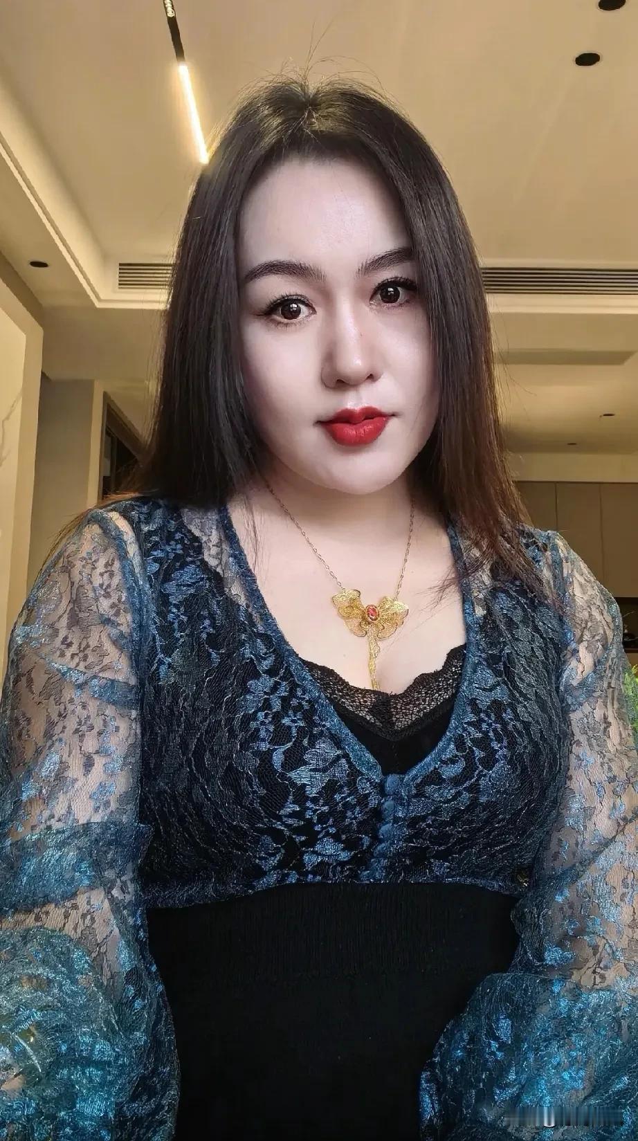 能成大事的女人
女人能成大事的两条路
第一条
培养一个男人
让他去征服世界而你做