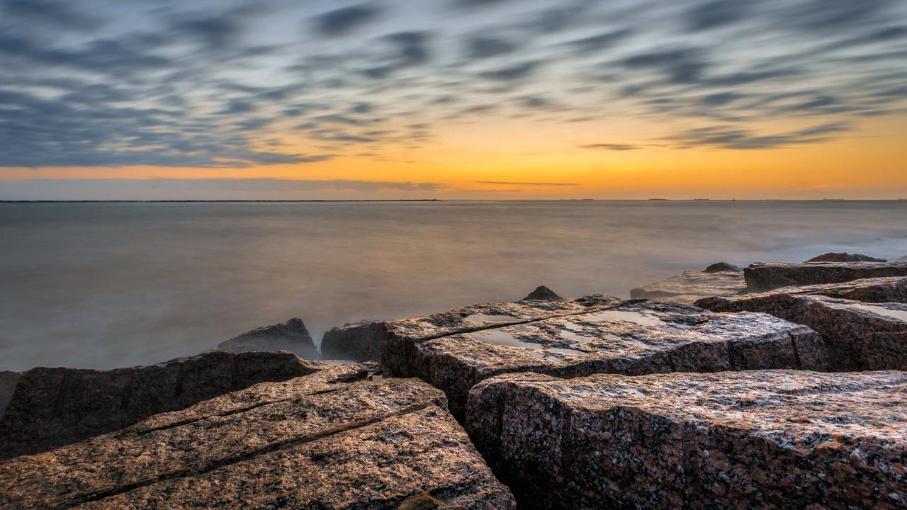 为什么潮汕人总能赚钱？一句话点破：小地方开大店，大地方开小店。
你如果认真观察过