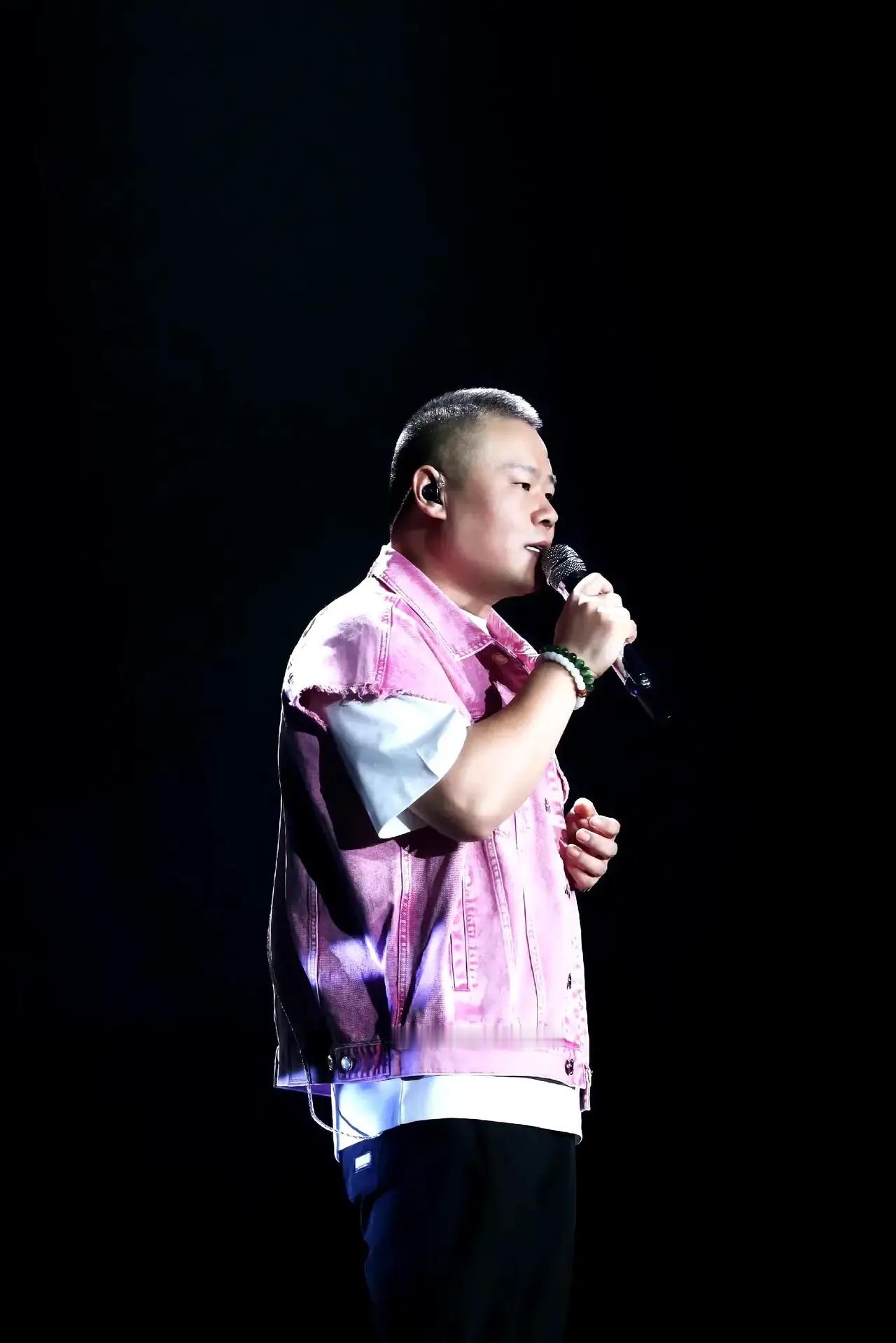 岳云鹏别名“岳伍佰”？一场演唱会，大部分都是观众在唱。然而，即便如此，还是有不少
