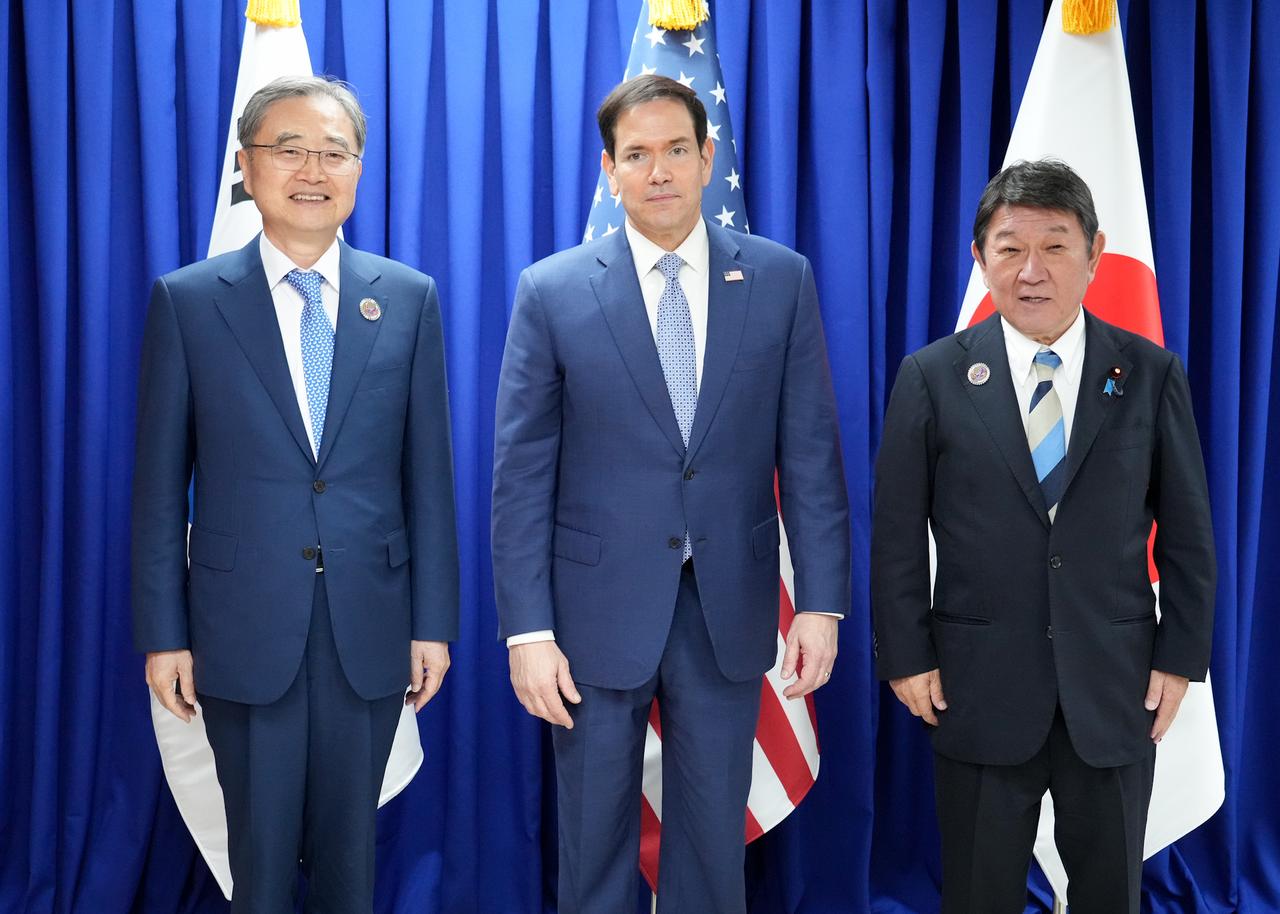 日本不要自作多情！
日本外相茂木敏充在菲律宾举行的东盟外长峰会时向媒体称，22日