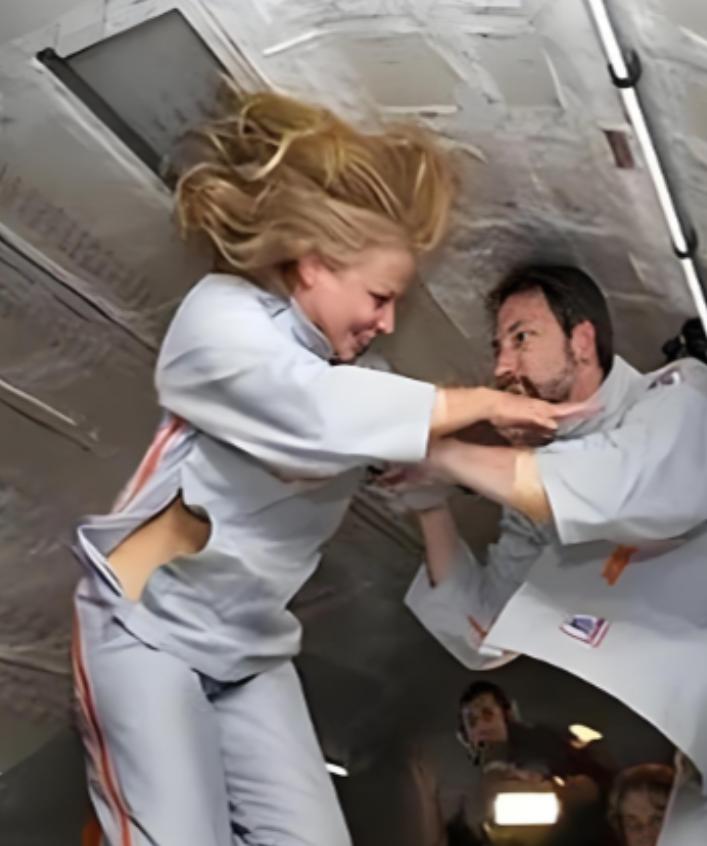 1992年，首对美国夫妻宇航员上天，在完成8天的太空之旅后，记者们急冲冲的抛出问