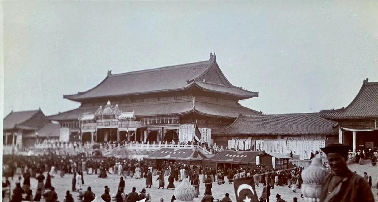 1913年3月，隆裕太后葬礼。