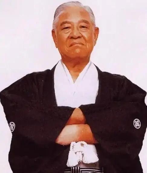 最大的台独分子，再也藏不住尾巴，终于露出来了肮脏的脑袋。

这些跳梁小丑总以为搞