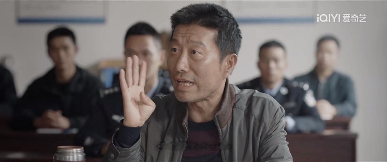《我是刑警》中最像一线刑警的一个人，就是杨雄。

从造型，到他说的方言，特别是他
