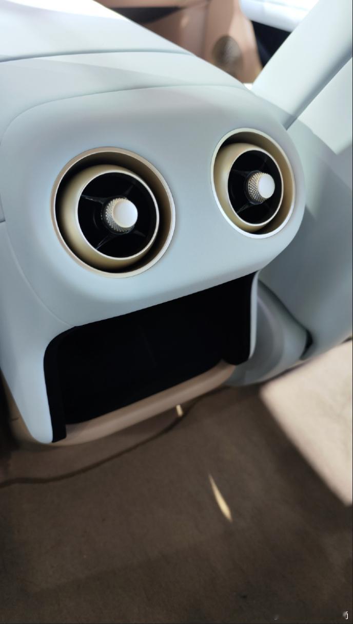 听声音就能判断一辆车值不值 对我们这样最喜欢听音乐的小白来说，其实音箱很重要，性