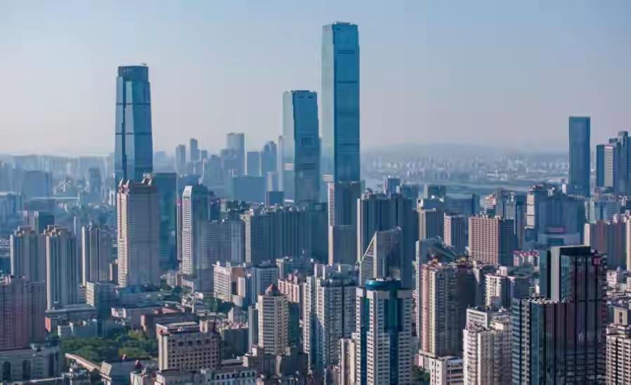 刚从长沙回来，朋友问我感觉咋样。我说，以后别说“北上广深”了，有些省会真该重新排