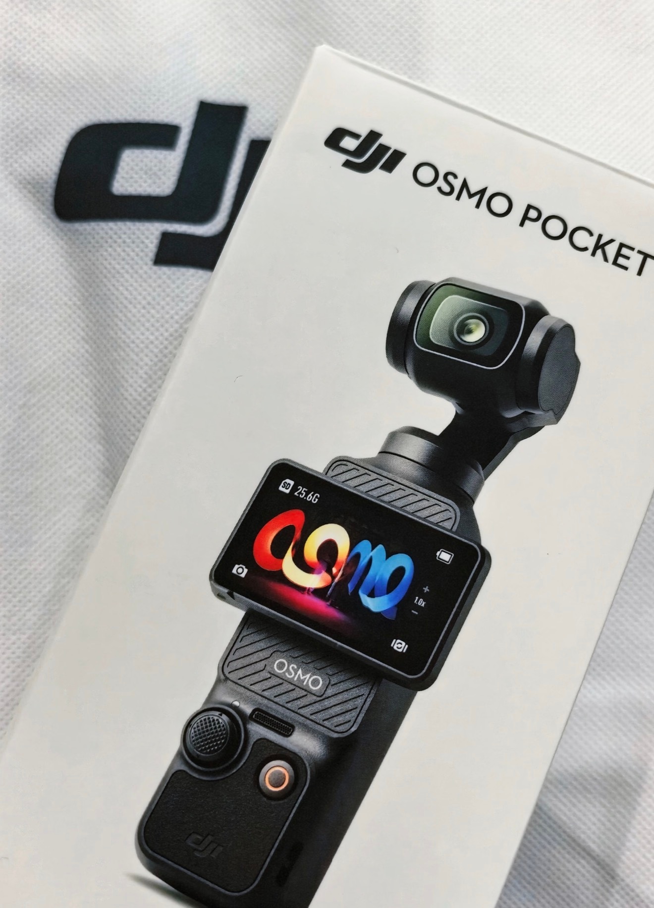 大疆真猛啊 pocket3一降价线上全都是缺货状态了，我问了朋友线下预约都有一百