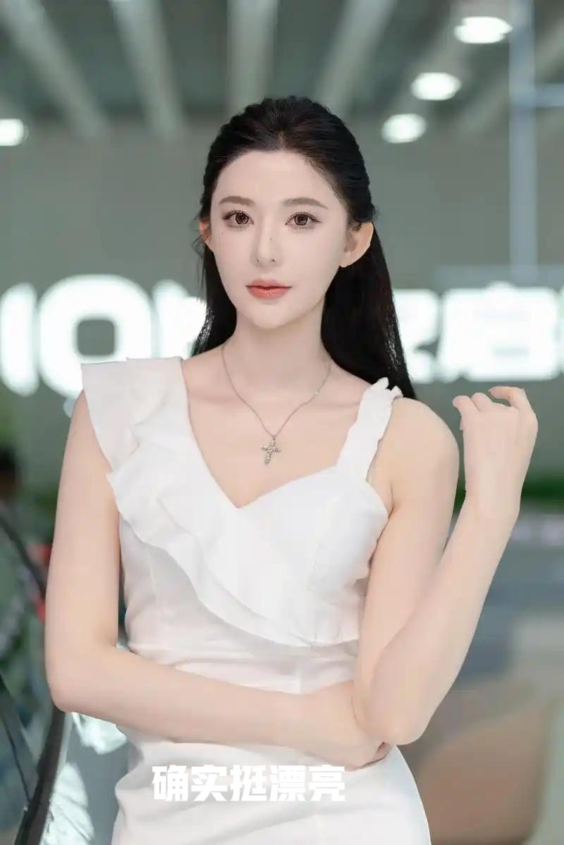 王思聪追求杜芊逸整整六年全部都是捏造炒作，全程没有半点真实依据，大家不必当真轻信