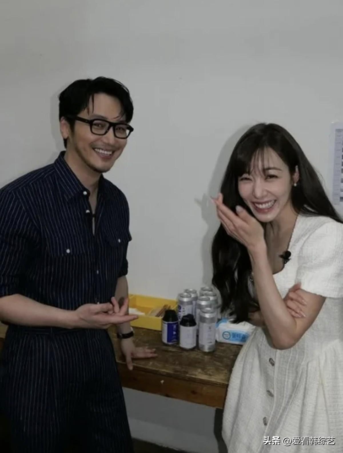 5日，歌手Tiffany在个人Instagram上传了多张照片。公开的照片​​中