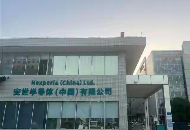 面对红毛强盗的卑劣行为，此时我们可以各种措施强力反制，唯独不能谈判。
此时跟它们