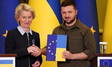 我认为，阻碍俄乌和平的不是泽连斯基，而是藏在他身后的“大佬”！
过去一年多，欧盟