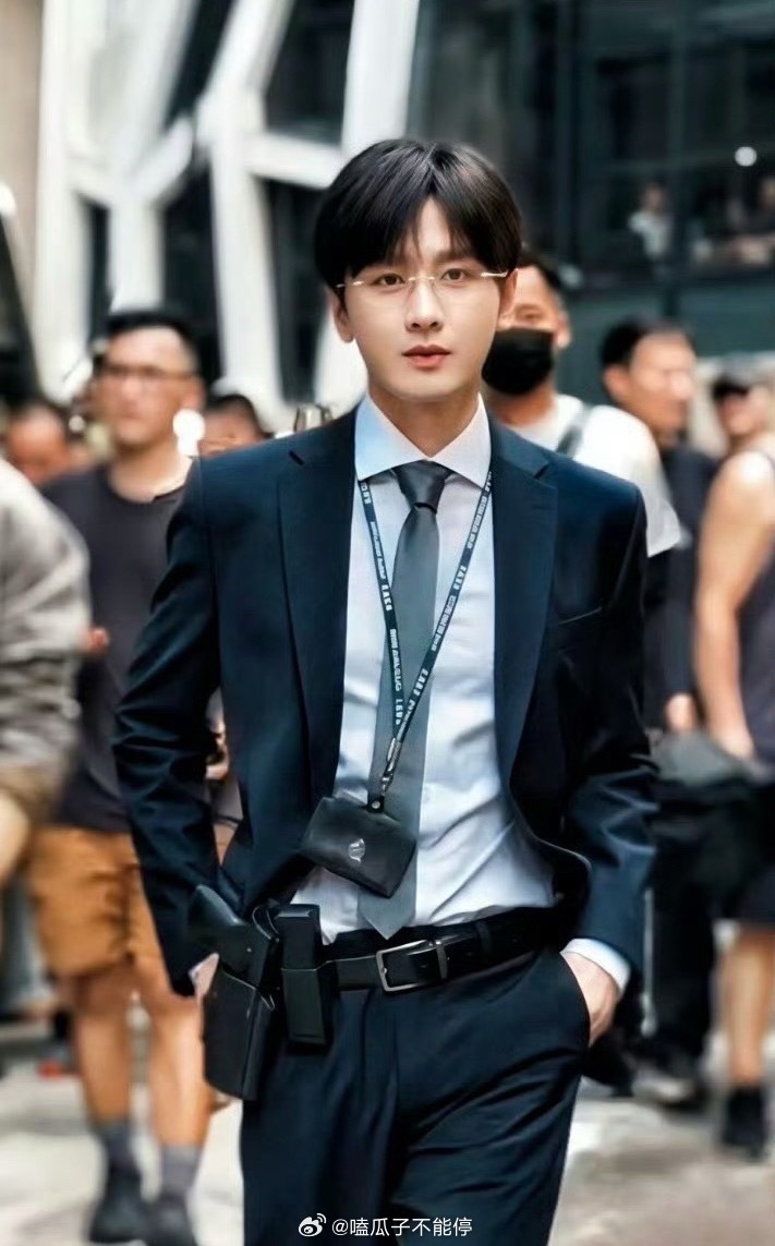 欧阳震华进组成毅主演的狩谎了，这剧阵容太强大了