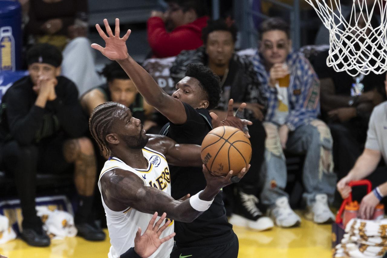 湖人中锋艾顿，一个奇怪的家伙！一个明显的问题是，他在球场上的积极性和努力程度，会