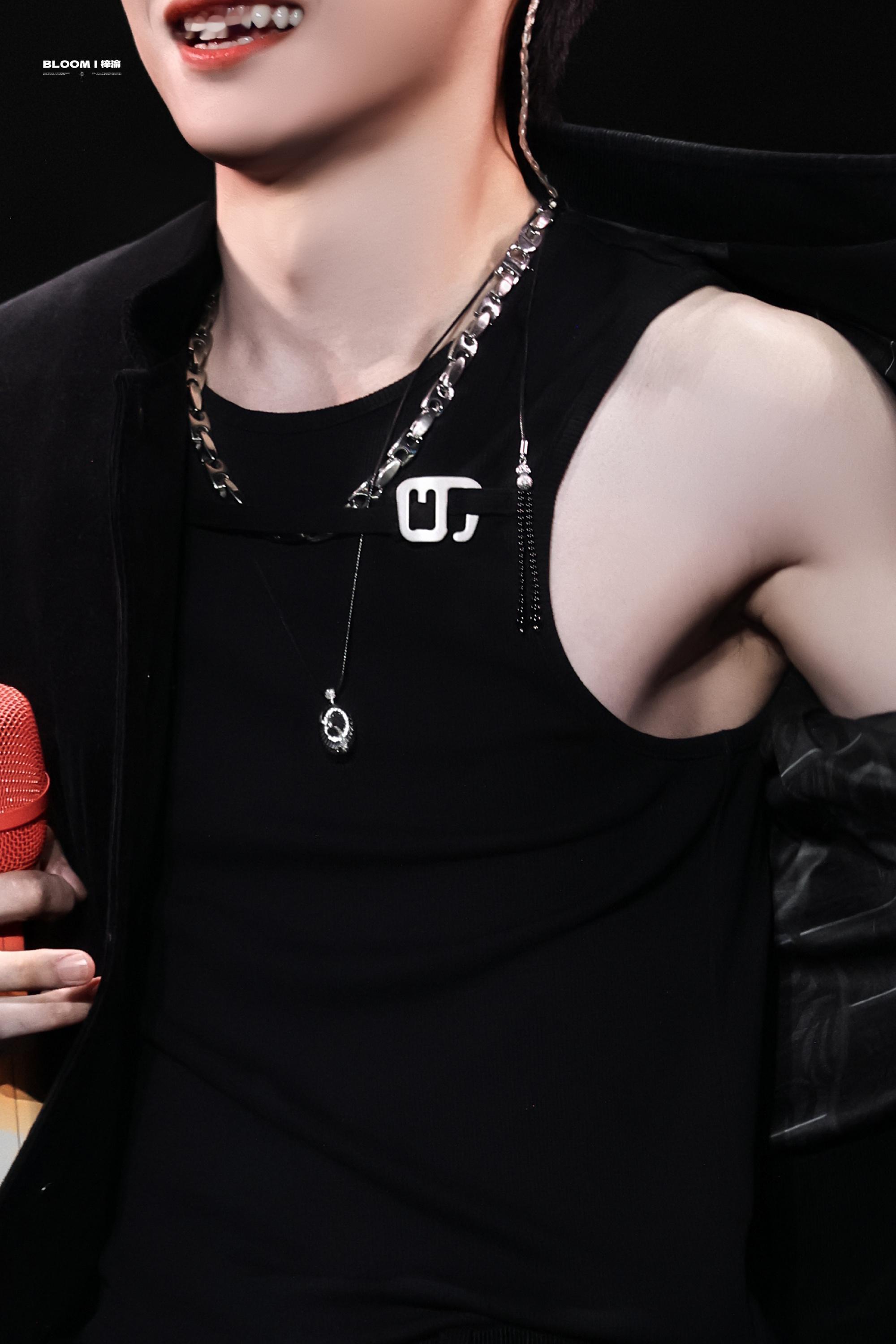 🔮 追星之后完美诠释了  喜欢一个人看他受苦比自己受苦更难受