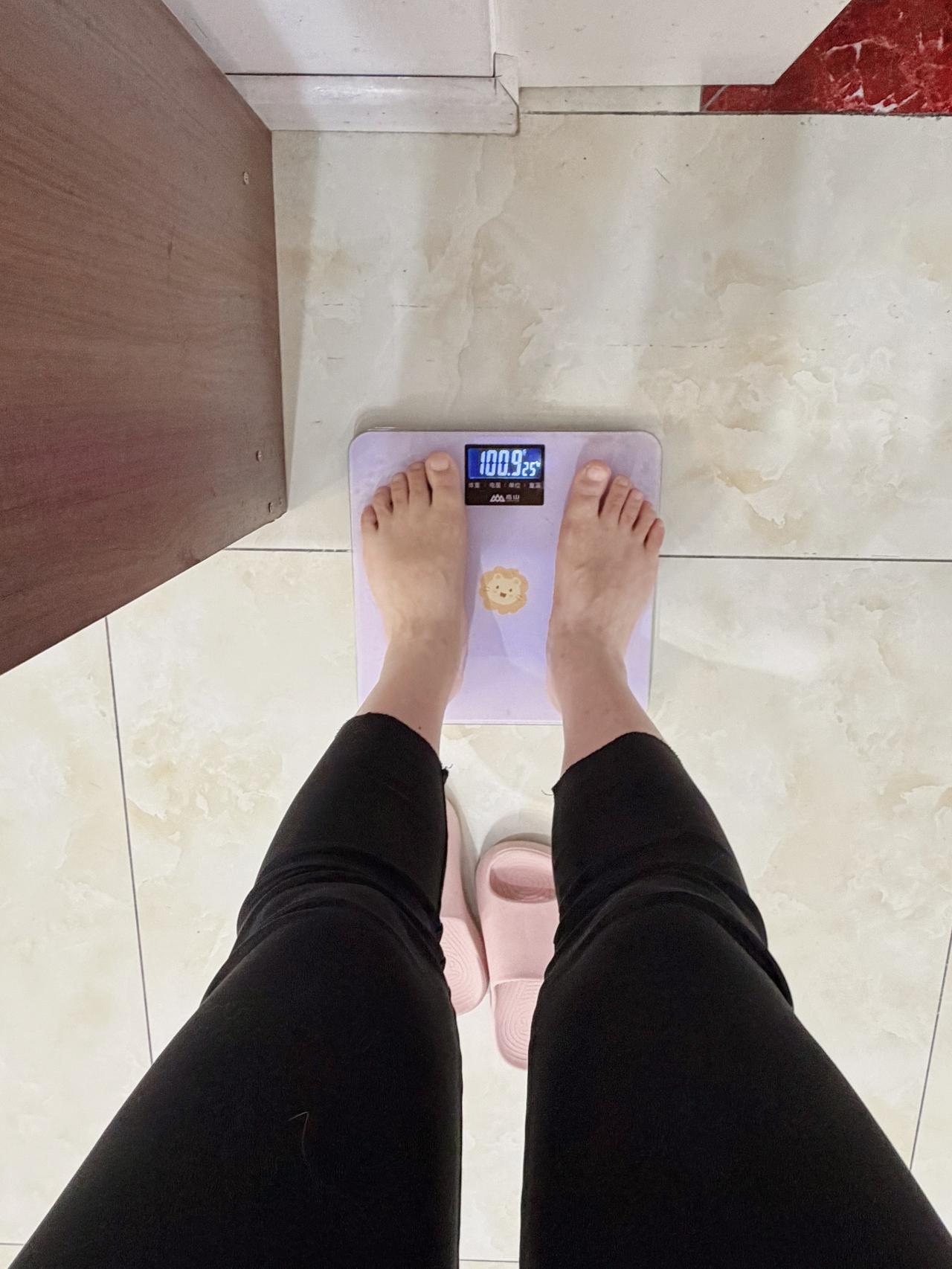 自律减脂健康餐，目标95斤，加油
今日减脂早餐：黑咖啡+贝贝南瓜+鸡蛋+黄瓜
体
