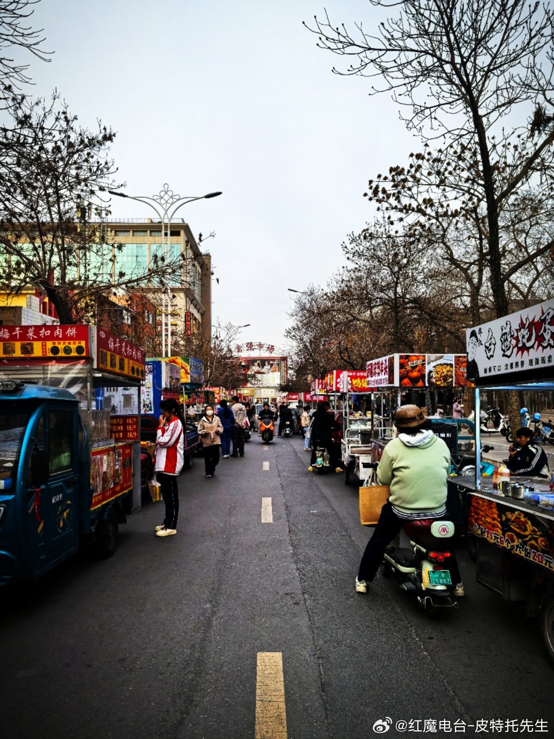 好久没来嘉峪关了，烟火气依旧扫街嘉峪关 嘉峪关·富强市场