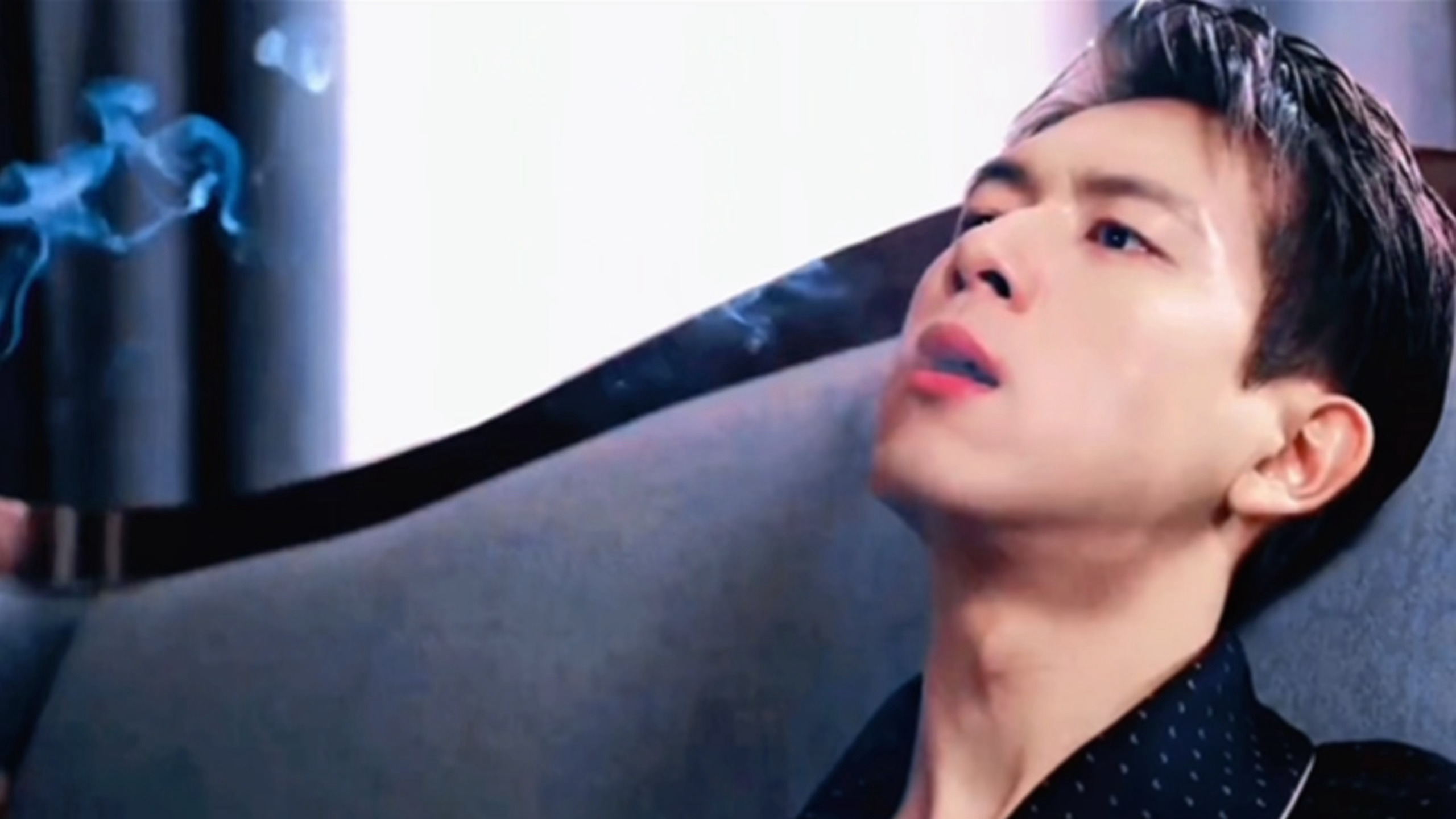 李现这个镜头应该出圈啊    好帅  🚬演员还是要看他的剧 ​​​