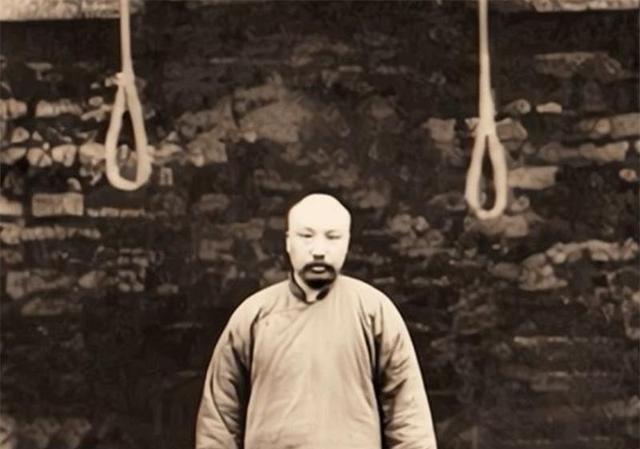 1927年4月6日早晨，奉系军阀张作霖派遣手下陈兴亚、吴郁文、雷恒成等人率领50