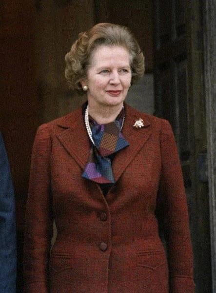 记者问英国前首相撒切尔夫人：“为什么一定要消灭苏联”？撒切尔夫人答道：“苏联的可