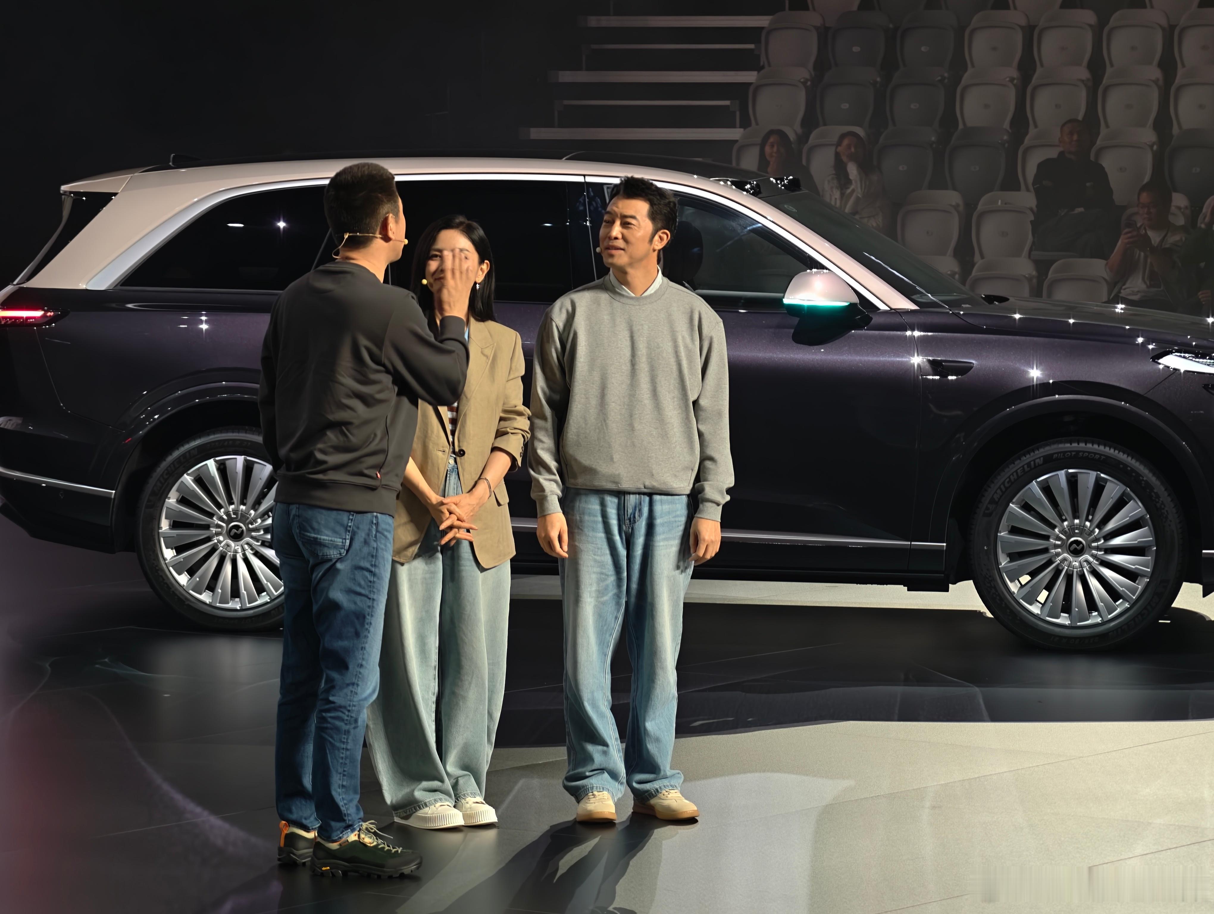 沙溢和胡可来到现场了001号乐道L90车主杭州的椰子乐道l90蔚来世界模型版乐道