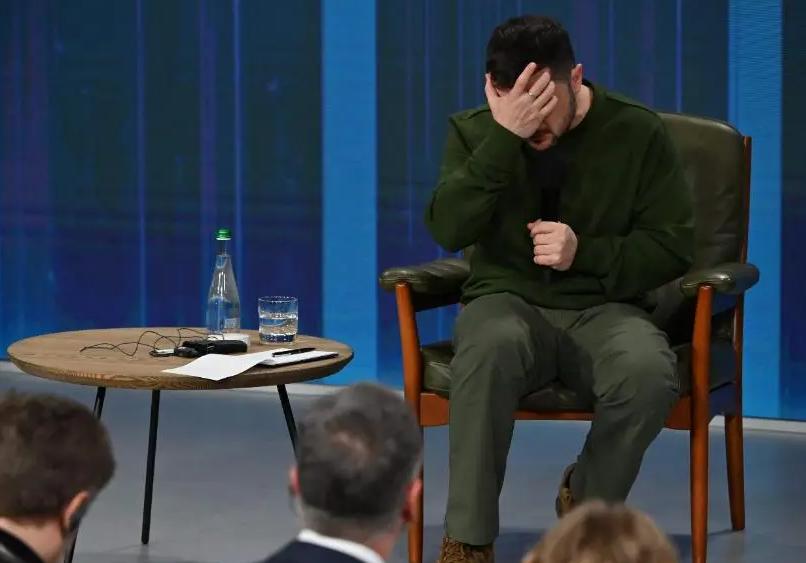 俄军攻入红军城后，不到24小时，泽连斯基与普京面谈的时间定了。

三年来把 "谈