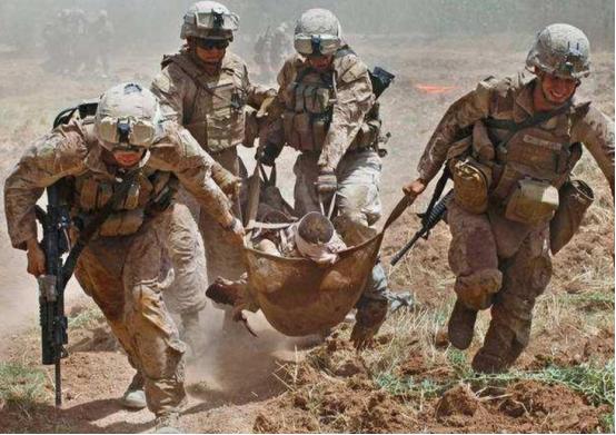 有一种预感，那名被营救回去的美军飞行员，并非受伤送去治疗，而是已经死了。
 
原