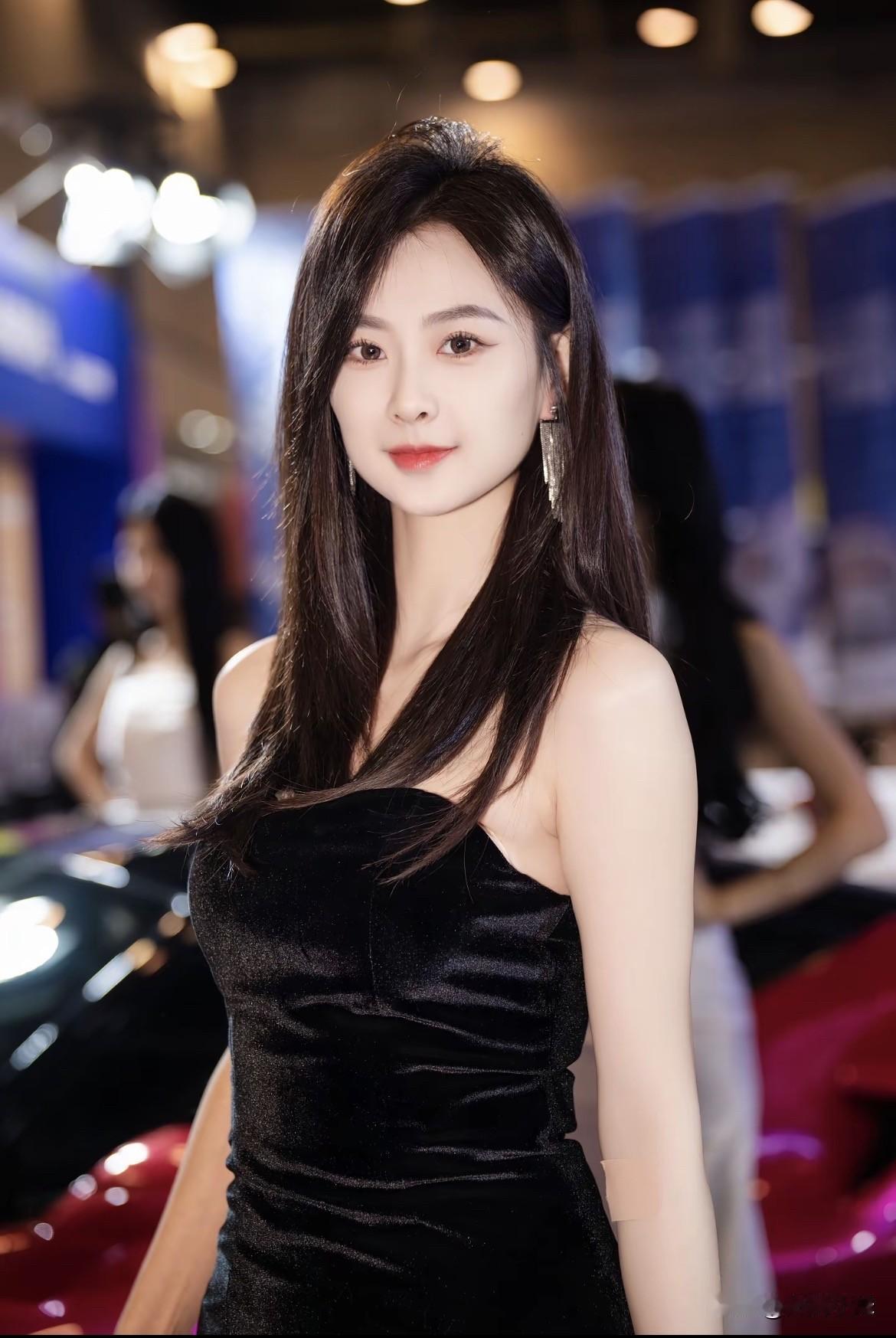 什么样的女生才能让人过目难忘？什么样的女生才能让人过目不忘？一定是颜值高的