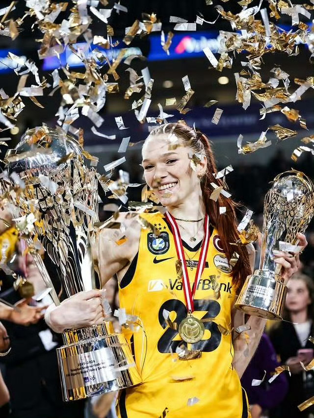 土耳其杯瓦基弗银行3比1取胜伊萨奇巴希，第10次碰杯，也成为土耳其获得杯赛冠军最