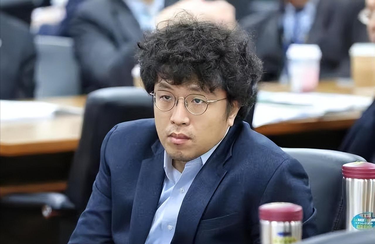 沈伯洋这次是真的没想到，自己哪天要是离开台湾地区，随时可能面临被大陆方面依法追责