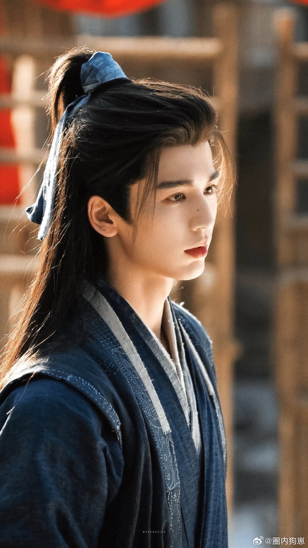 张凌赫泪水悬在鼻尖上那一刻 铁血侯爷谢征最戳心的瞬间，眼泪悬在鼻尖不肯落下，把隐