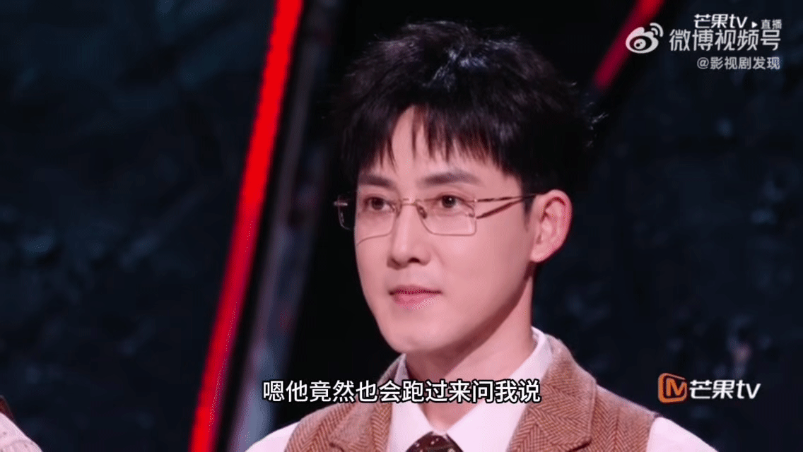 管健嘉晨第一次连线好真诚张睿向管健嘉晨请教披荆斩棘连线点评最容易变客套，管健嘉晨