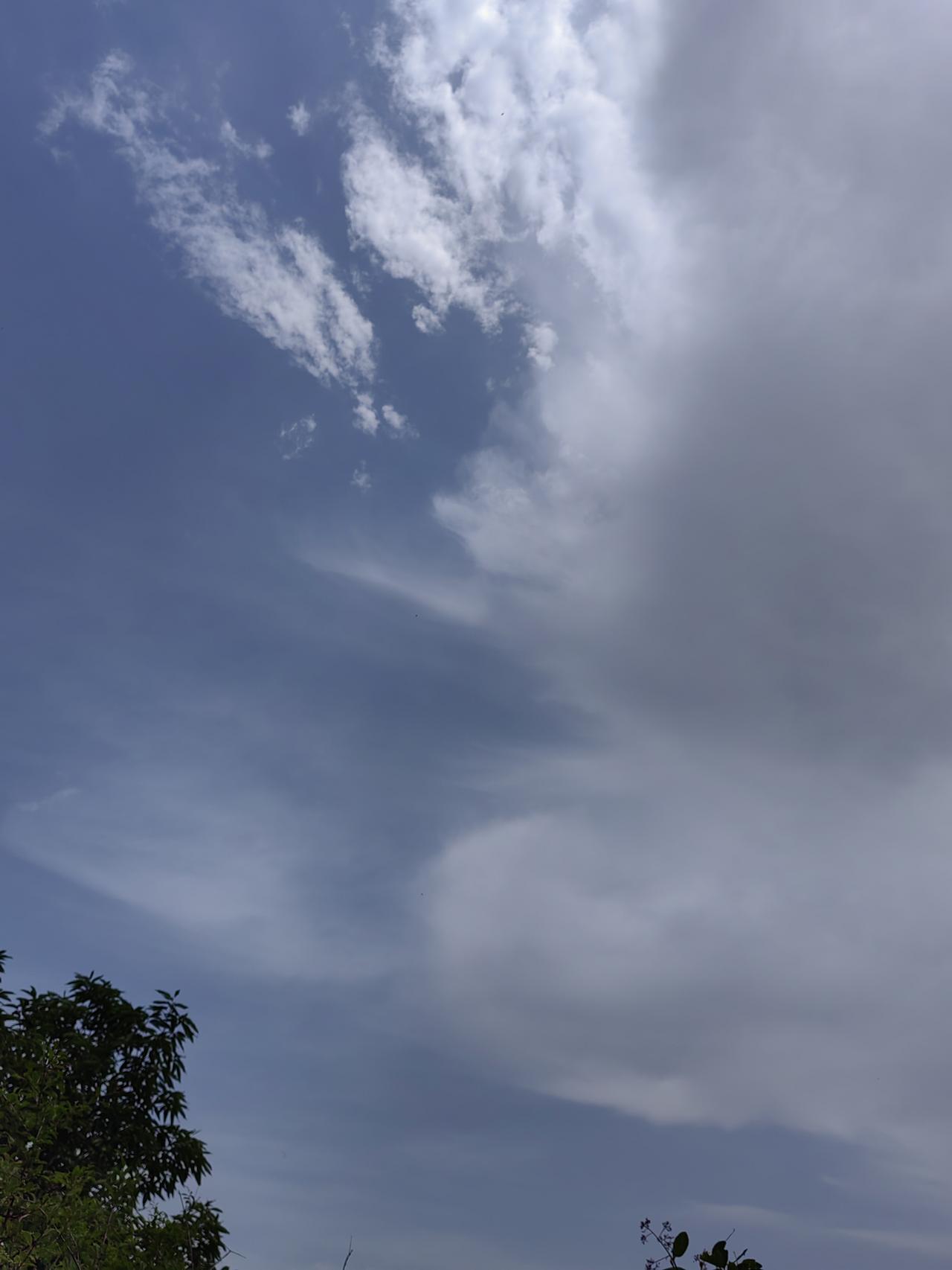 与赵匡胤下棋赌华山的陈抟，之前与柴荣有来往，柴荣拜他为左拾遗，陈抟坚决不接受。后
