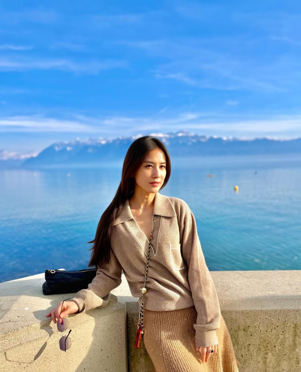 离婚后，黄圣依终于过上了自己想要的生活！连空气里都是自由洒脱的味道~

这位曾经