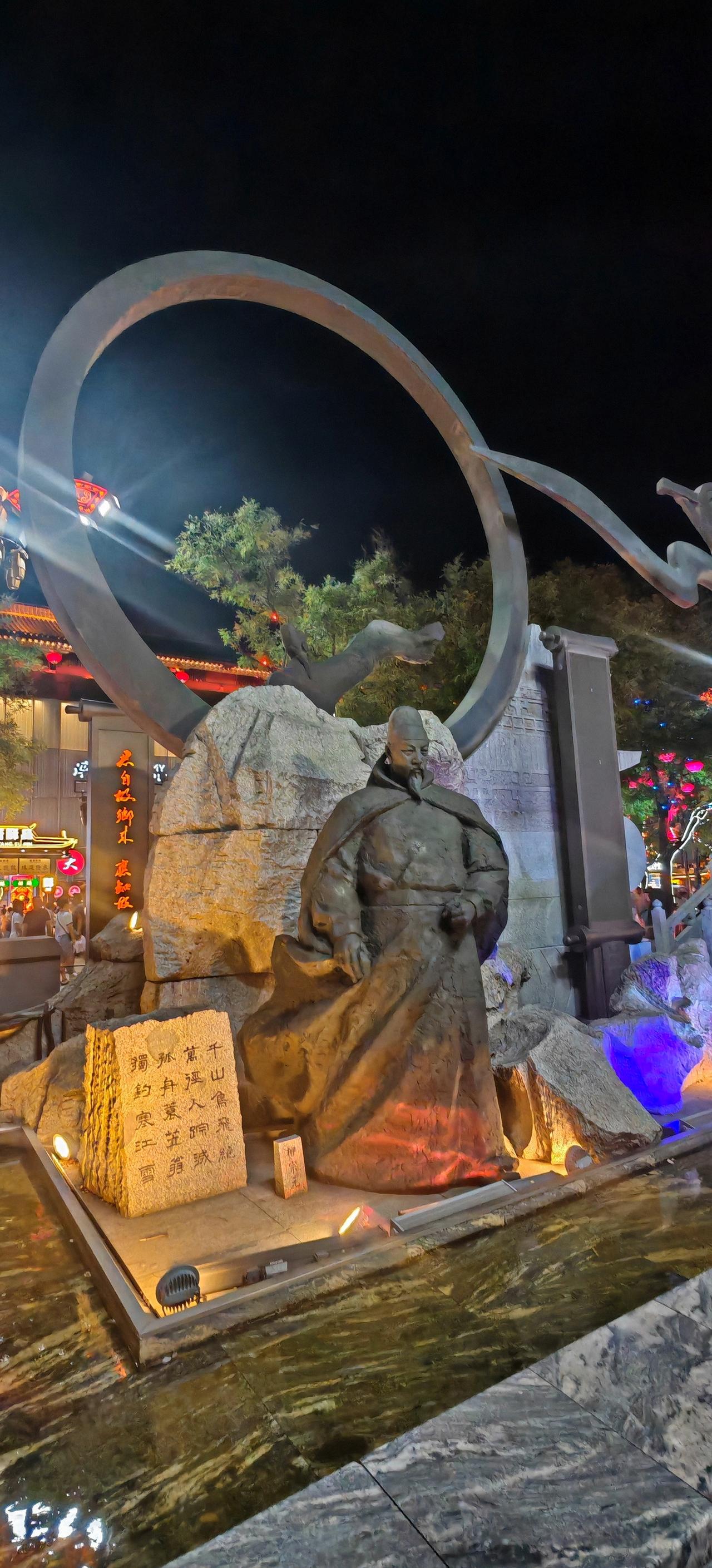 【曲江新区‌转型，大唐不夜城，还能火多久？（2）】逛大唐不夜城的时候，很多外地游