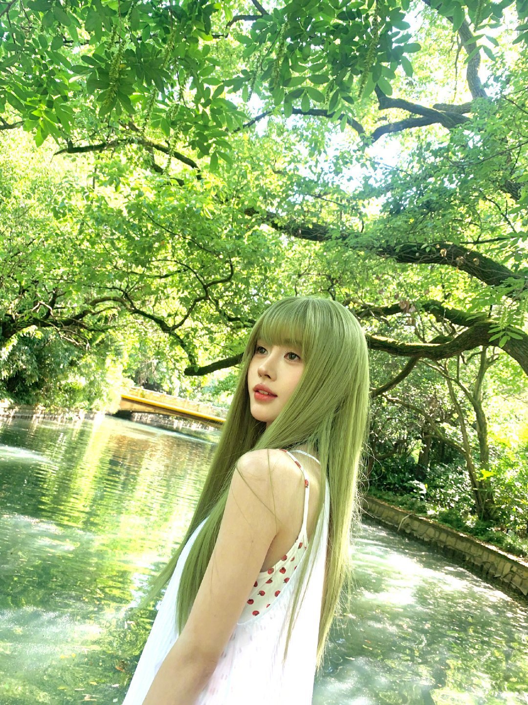 鞠婧祎 jjy鞠婧祎阿黛 “是动听的情话，是虔诚的祈求，是愿你岁岁平安”
