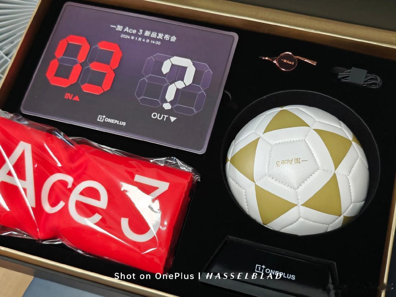 #科技犬建哥随手拍# 一加 Ace 3 手机将定档1月4日发布，收到新品发布会邀