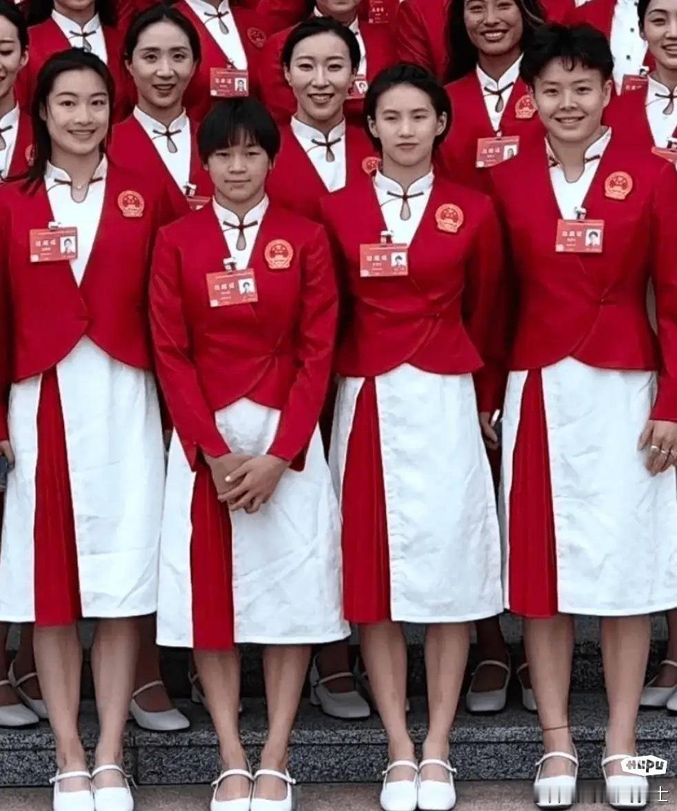 陈芋汐气质真的好顶级，花样游泳运动员都压不住她 ​​​