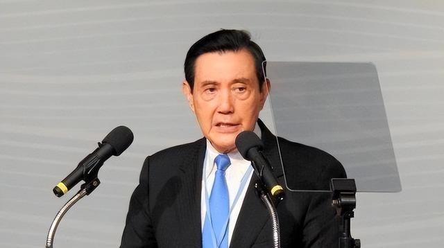 马英九刚带队来到大陆谈农产品合作，签下了上亿元的订单放进口袋，结果回头就说“统一