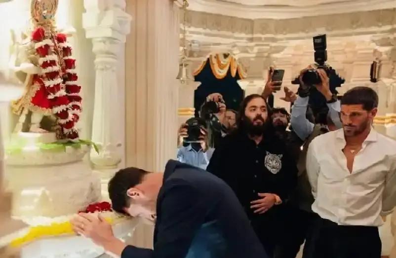 梅西在印度只踢了90分钟，却提前锁定了未来10亿球迷的市场。
 
信实集团付出的