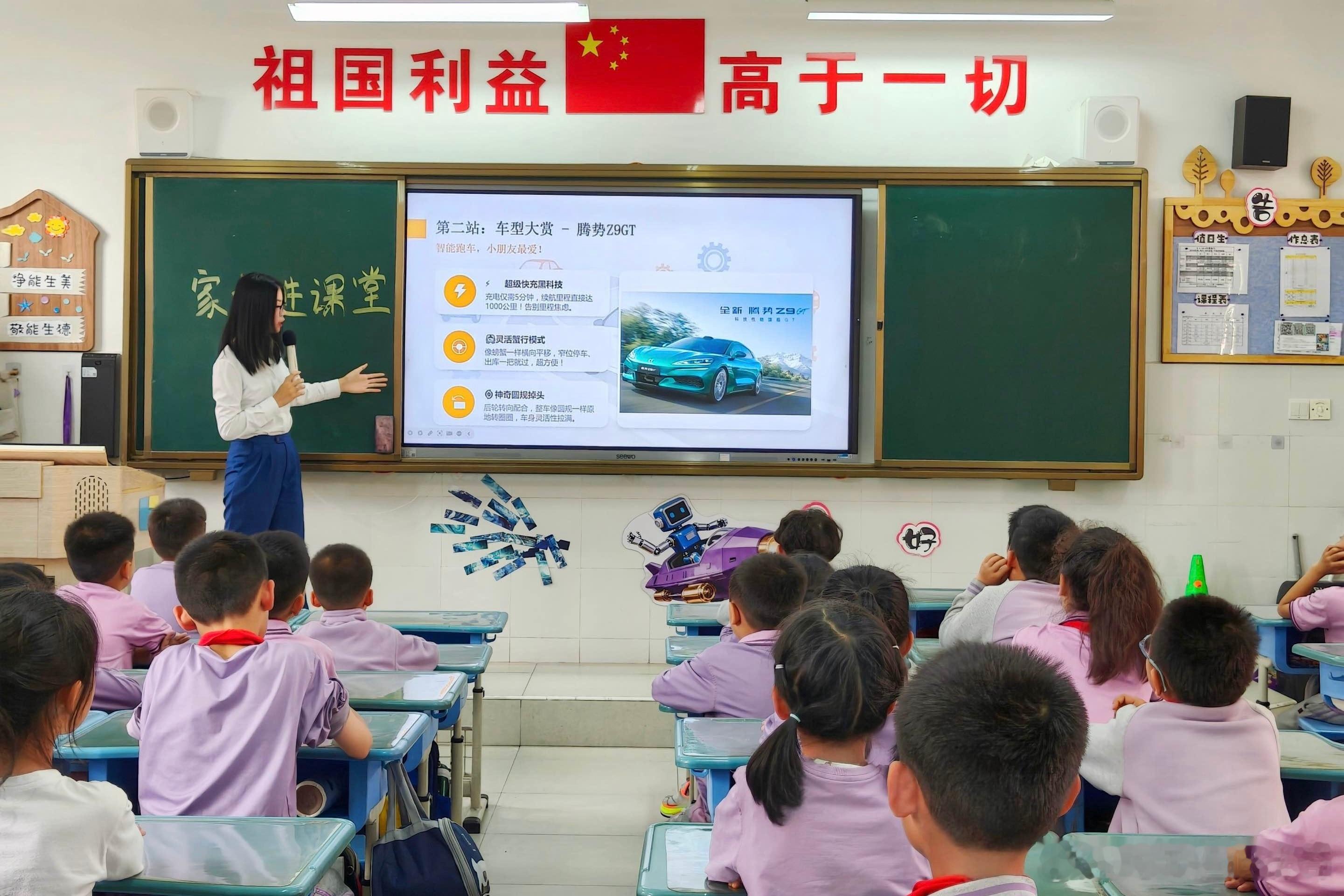 又是一年毕业季。最近在全国各地的校园里，做了几件小事。大学生毕业离校，行李多、路