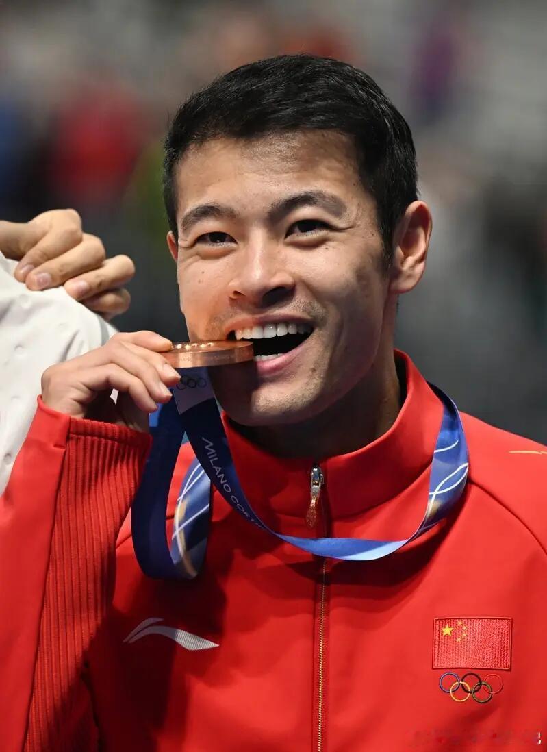 宁忠岩这枚铜牌的含金量有多高这是中国男子速滑1000米冬奥首枚奖牌，等了32年才