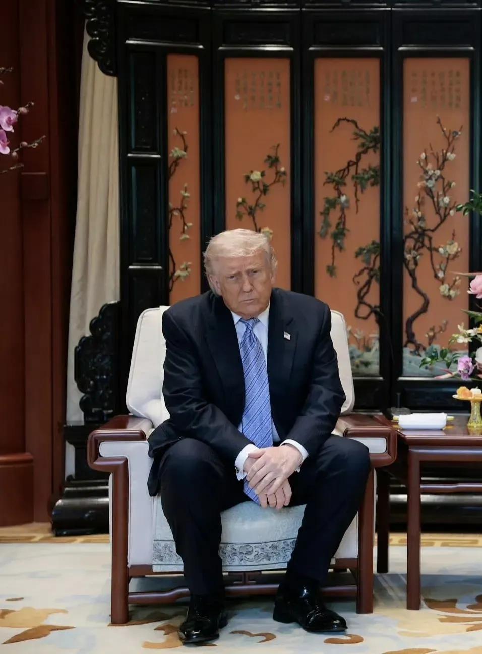话糙理不糙！中美两国肯定尿不到一个壶里面去，但是可以保证相互不尿到对方身上去！